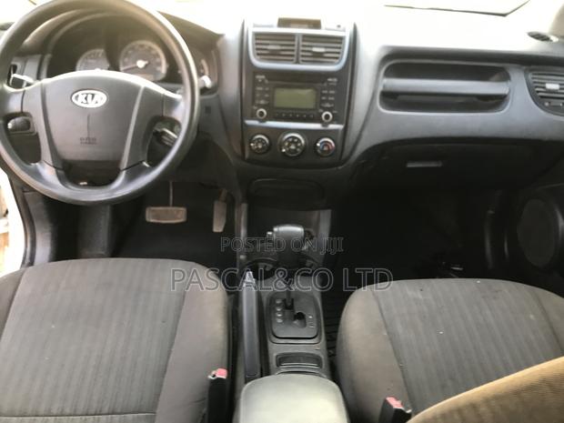Kia Sportage 2.0L Automatic 4x4 2009 White