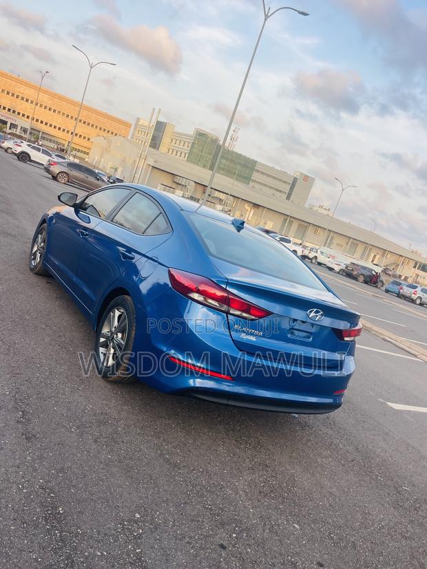 Hyundai Elantra 2018 Blue