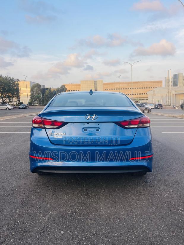 Hyundai Elantra 2018 Blue