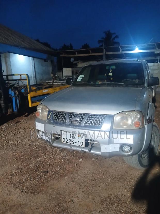 Nissan Hardbody 2016 Silver