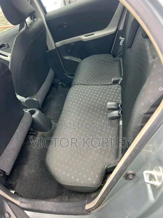 Toyota Yaris 2010 Gray