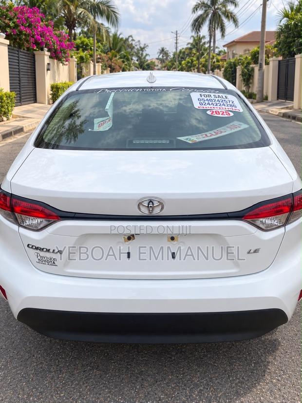 New Toyota Corolla Hybrid LE 2025 White