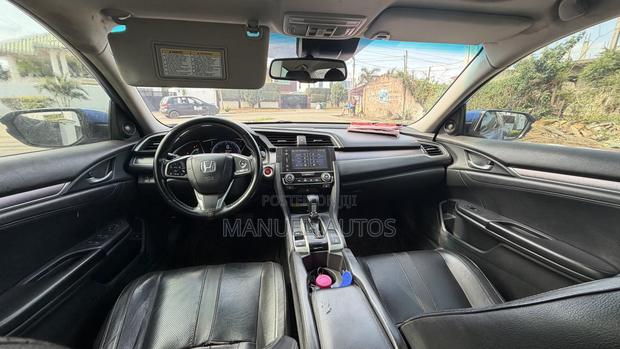 Honda Civic Touring 4dr Sedan (1.5L 4cyl) 2017 Blue