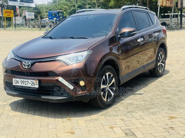 Toyota RAV4 Limited AWD (2.5L 4cyl 6A) 2017 Brown