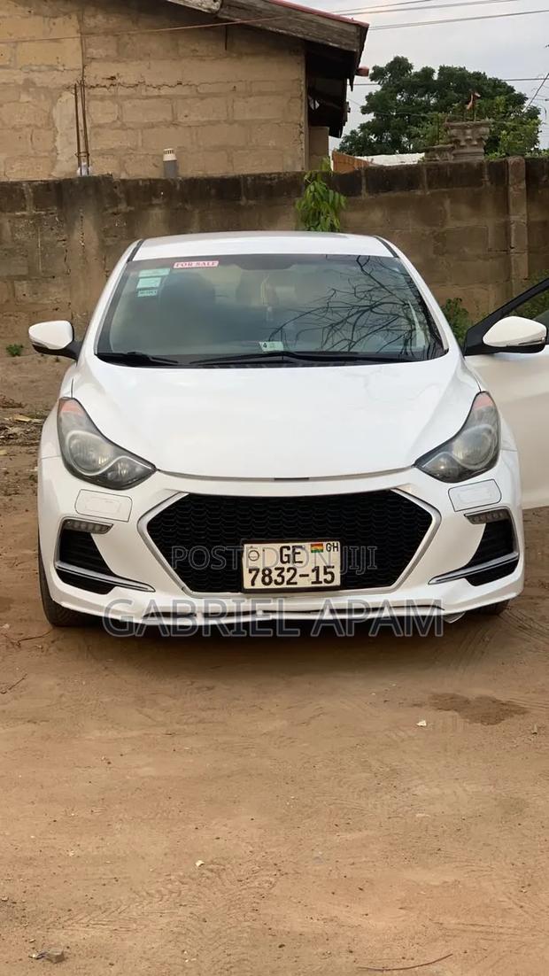 Hyundai Elantra 2011 White