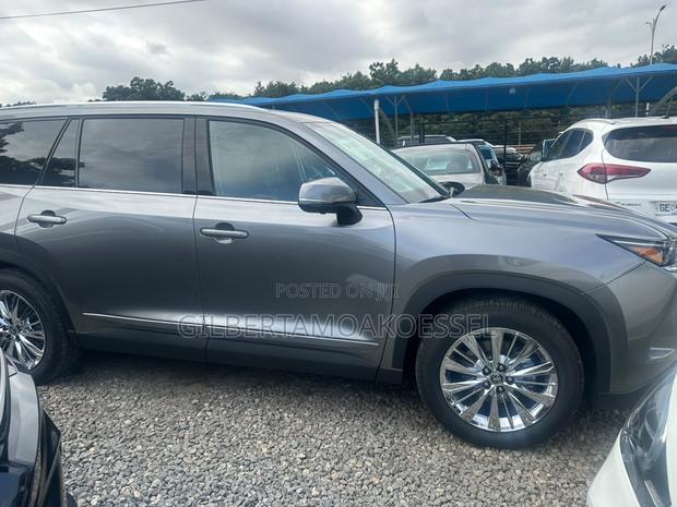 Toyota Highlander 2026 Gray