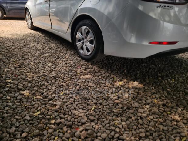 Hyundai Elantra 2016 White