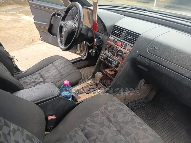 Mercedes-Benz C180 2002 Silver