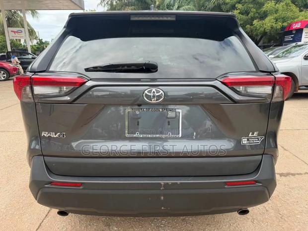 Toyota RAV4 LE 2021 Gray
