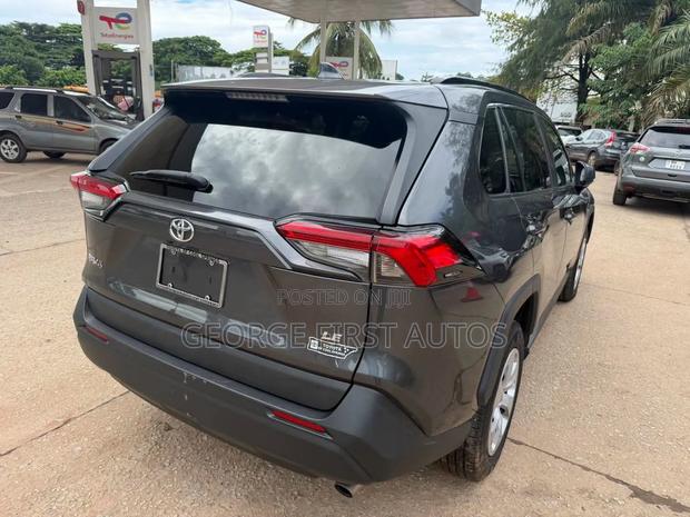 Toyota RAV4 LE 2021 Gray
