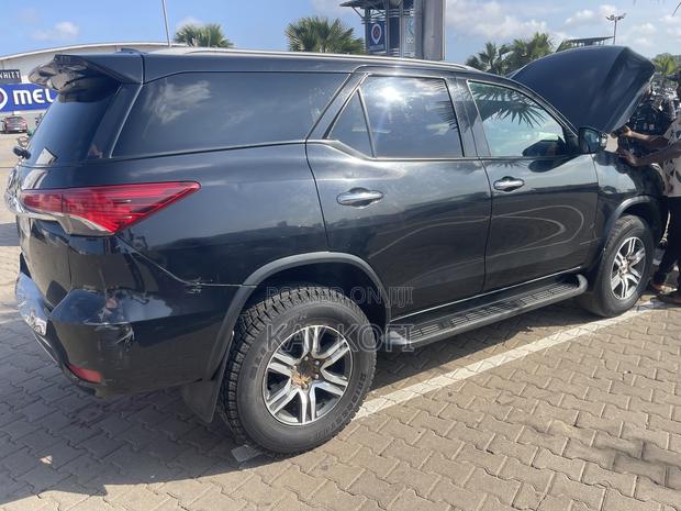 Toyota Fortuner 2.7 AWD 2019 Black