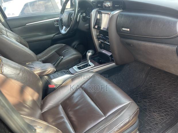 Toyota Fortuner 2.7 AWD 2019 Black