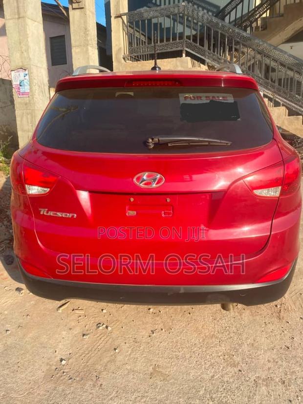 Hyundai Tucson 2015 Red