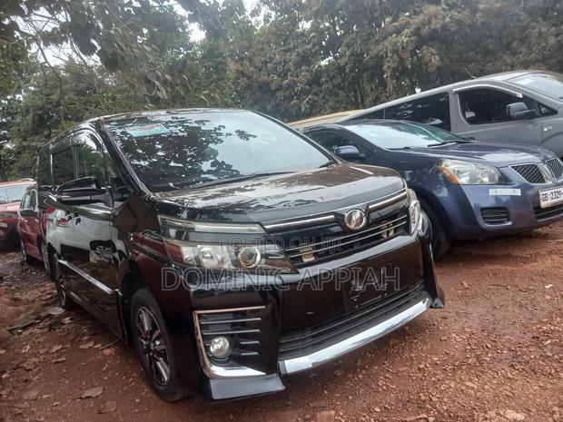 Toyota Voxy 2017 Black