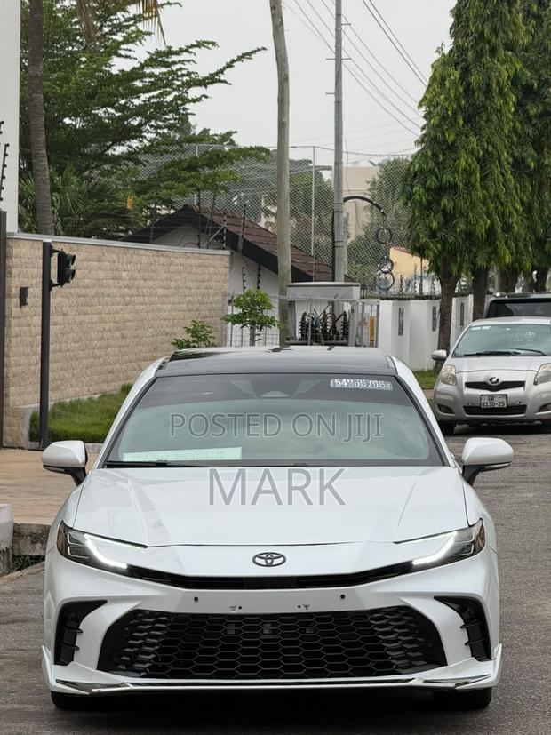 Toyota Camry 2025 White