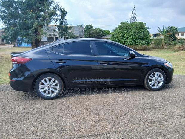 Hyundai Elantra Value Edition Sedan FWD (2.0L 4cyl 6A) 2017 Black