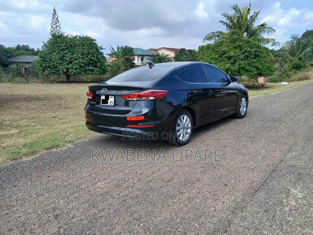 Hyundai Elantra Value Edition Sedan FWD (2.0L 4cyl 6A) 2017 Black