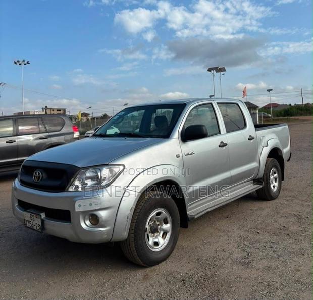 Toyota Hilux 2010 Gray