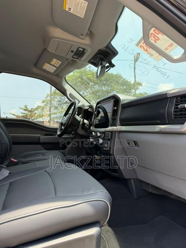 Ford F-150 XLT 2022 Black