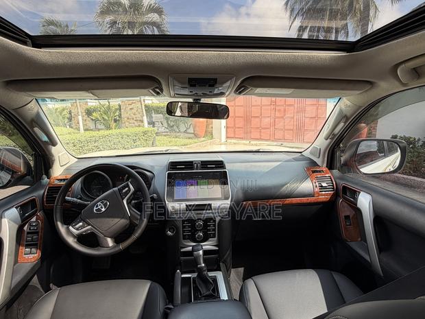 Toyota Land Cruiser Prado 2019 White