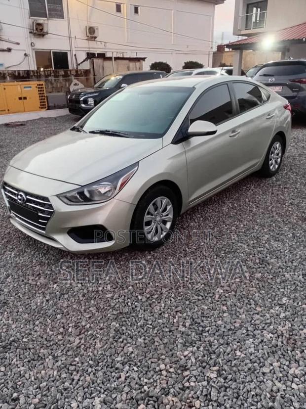 Hyundai Accent 2018 Silver