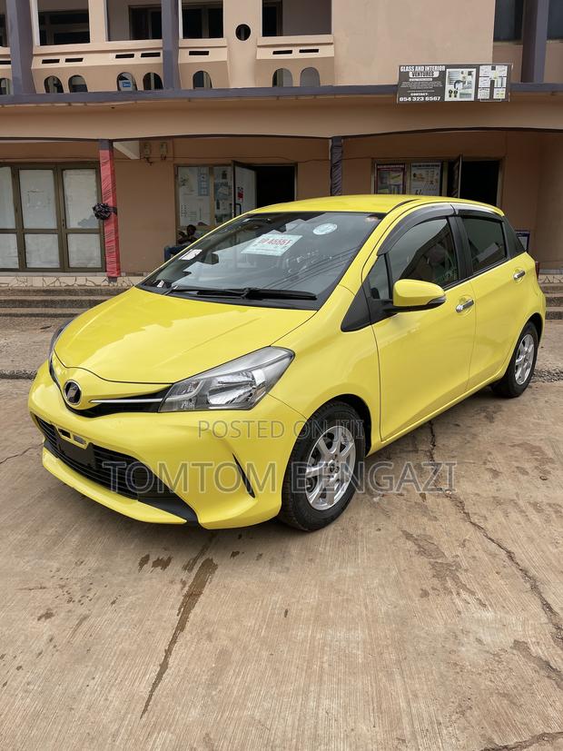 Toyota Vitz 1.3 AWD 5dr 2015 Yellow