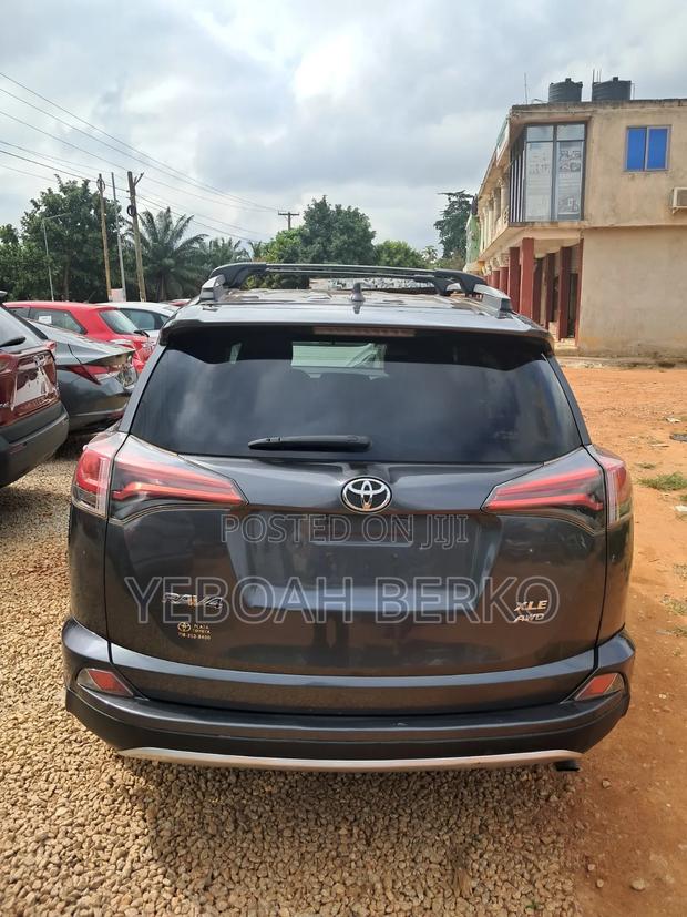Toyota RAV4 2018 Gray