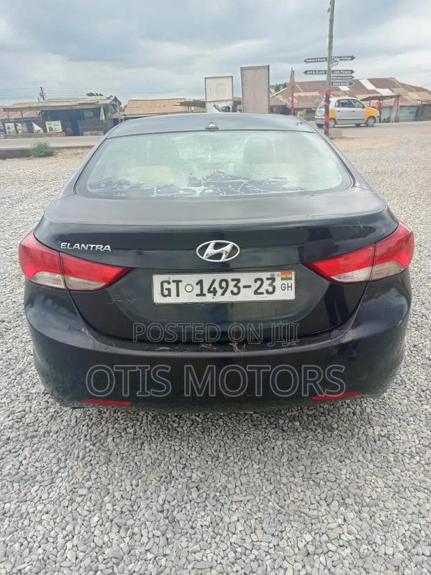 Hyundai Elantra Limited Sedan FWD (1.8L 4cyl 6A) 2013 Black