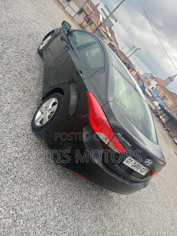 Hyundai Elantra Limited Sedan FWD (1.8L 4cyl 6A) 2013 Black