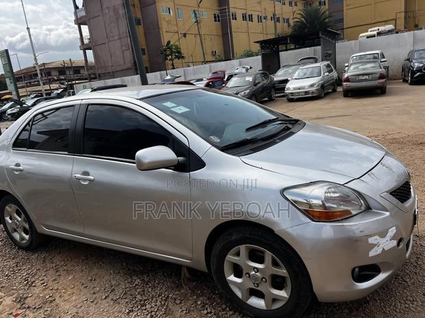 Toyota Yaris 2012 Silver