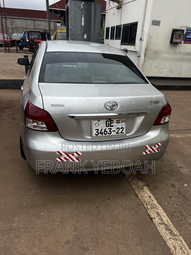 Toyota Yaris 2012 Silver