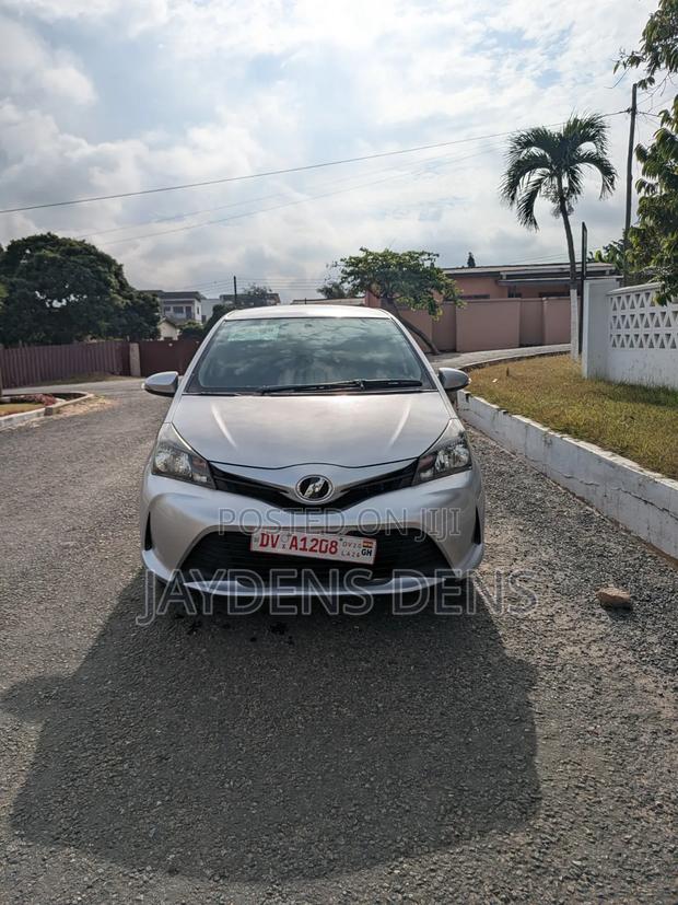 Toyota Vitz 2014 Silver
