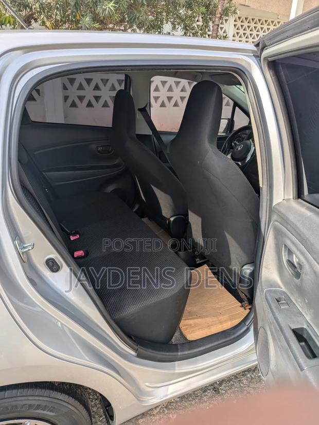 Toyota Vitz 2014 Silver