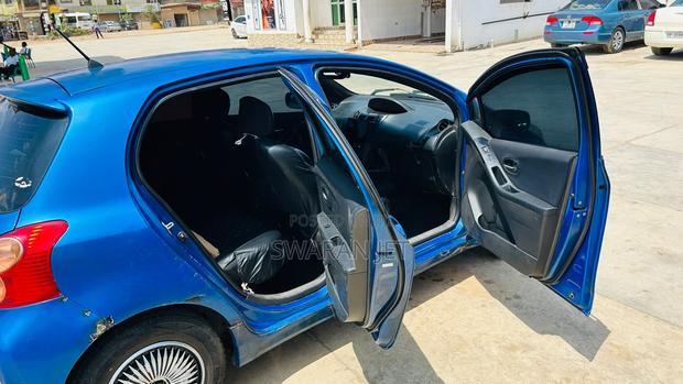 Toyota Vitz 2010 Blue