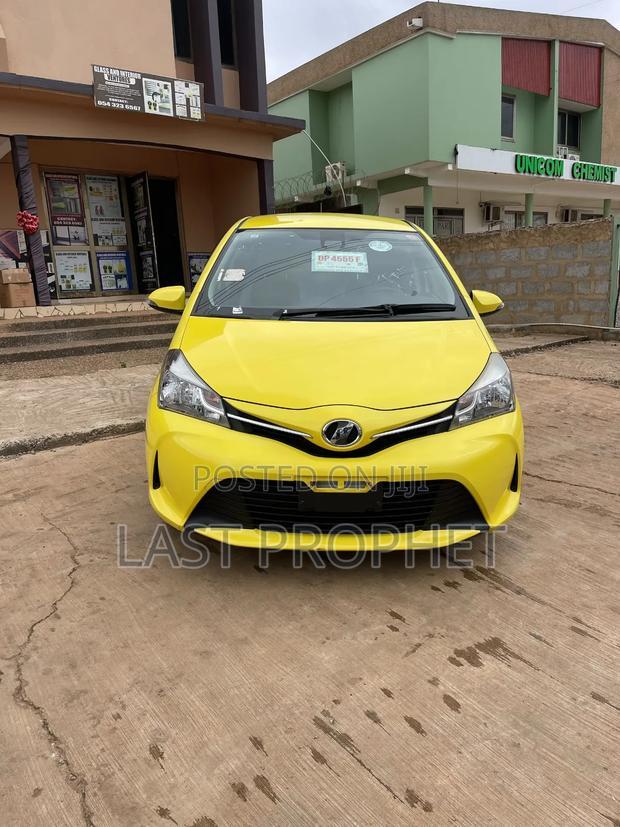 Toyota Vitz 1.3 FWD 5dr 2015 Yellow