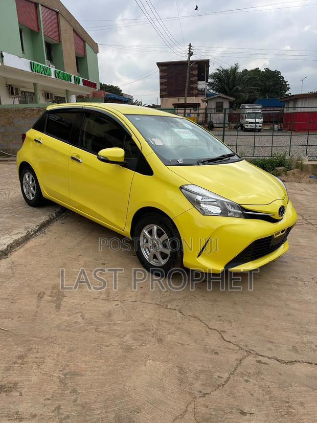 Toyota Vitz 1.3 FWD 5dr 2015 Yellow