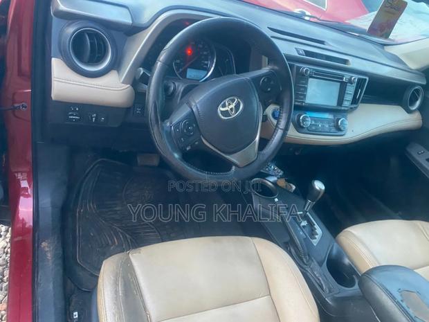 Toyota RAV4 2015 Red