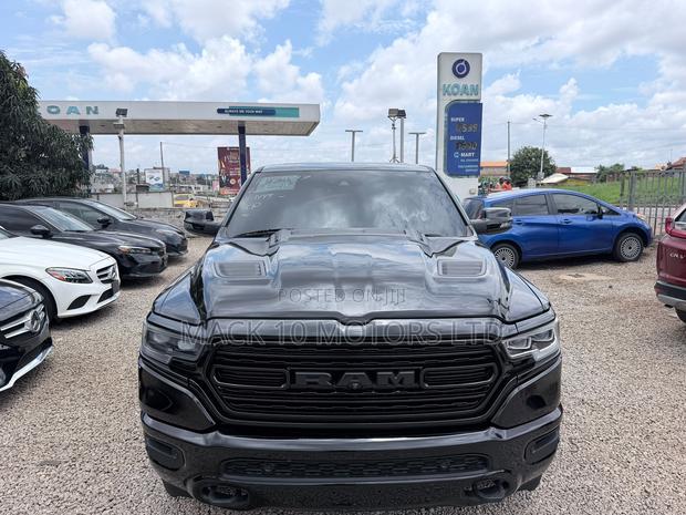 RAM Promaster 2500 2021 Black