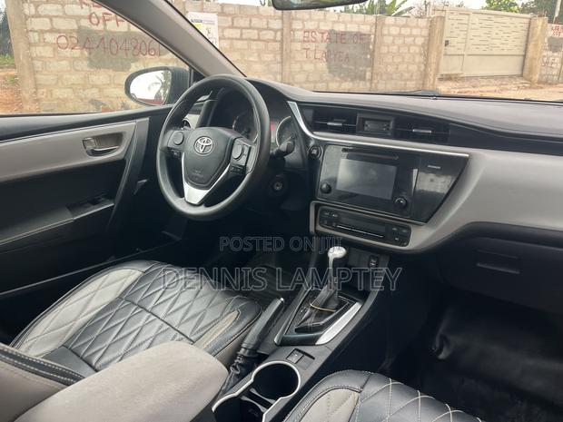 Toyota Corolla 2017 Black
