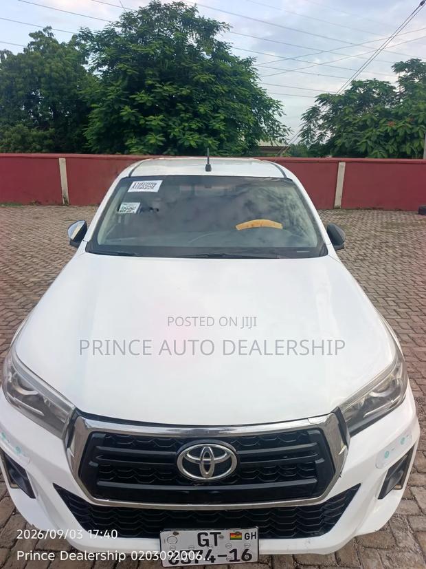 Toyota Hilux 2016 White
