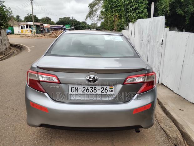 Toyota Camry XLE 4dr Sedan (2.5L 4cyl 6A) 2015 Silver