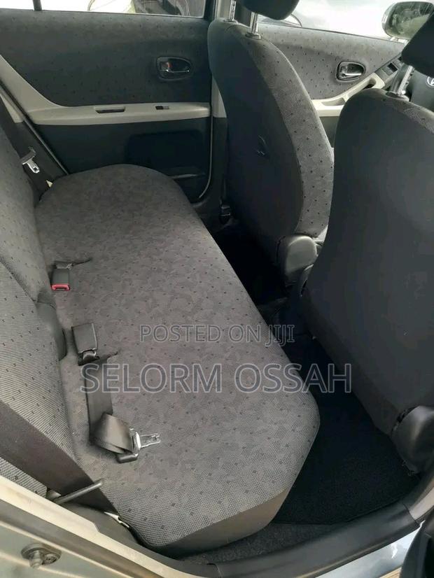 Toyota Vitz 2010 Silver