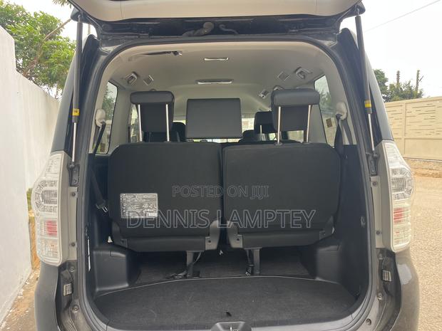 Toyota Voxy 2014 Black