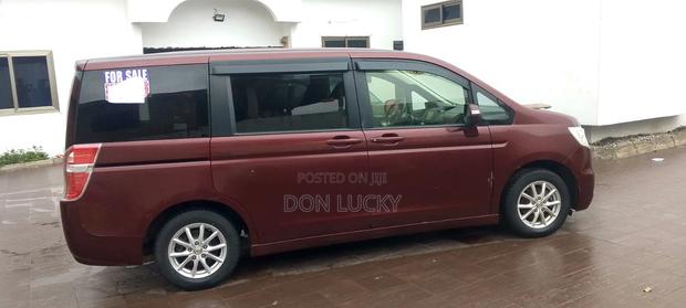 Honda Stepwgn 2012 Brown