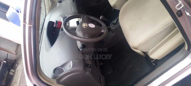 Toyota Vitz 1.0 FWD 3dr 2010 Burgundy