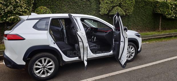 Toyota Corolla Cross LE AWD 2023 White