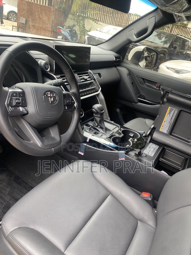 New Toyota Land Cruiser LC300 2023 White