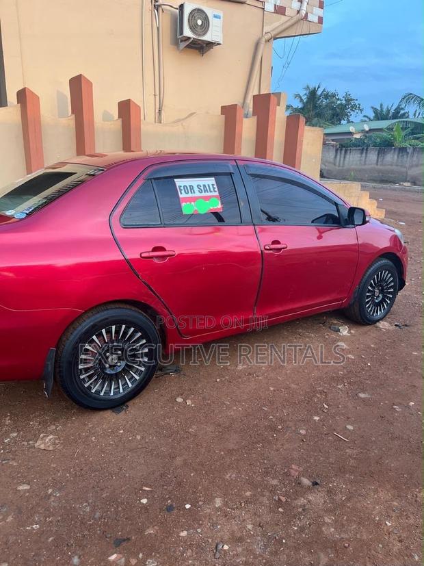 Toyota Belta 2011 Red