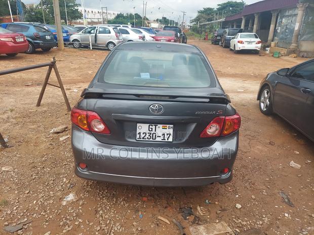 Toyota Corolla 2009 Gray