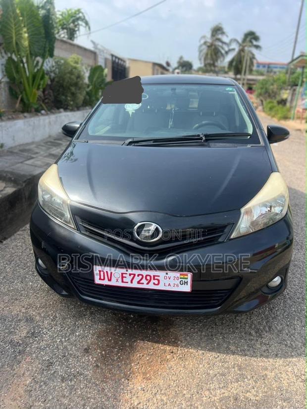 Toyota Vitz 2013 Black